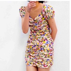 ZARA- NWT Ruched Puff Sleeve Floral Dress Sweetheart Neck Women’s Large
